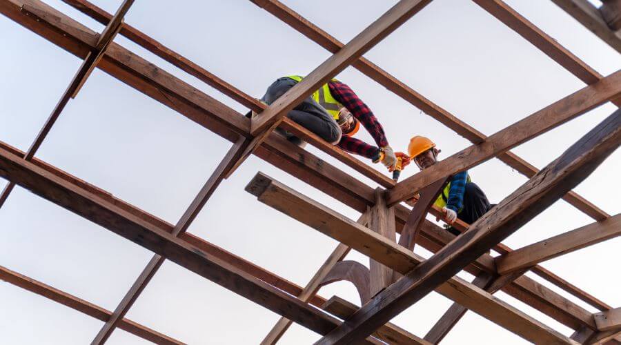 Professional gutter cleaning services in Lexington, IL